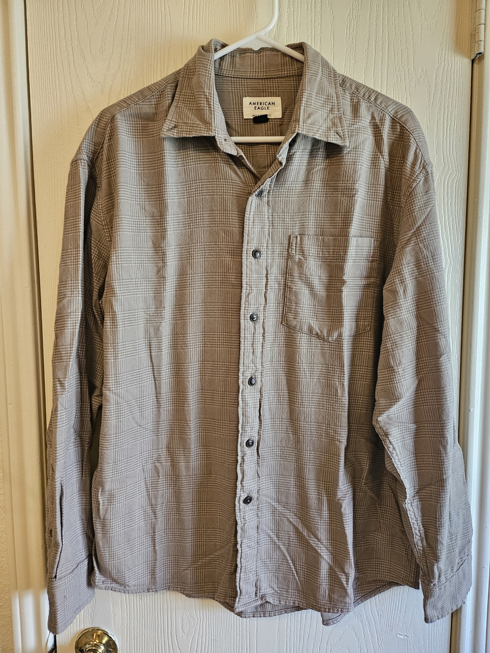 American Eagle Men's Relaxed Fit Plaid Button-down Shirt Beige Taupe Size M